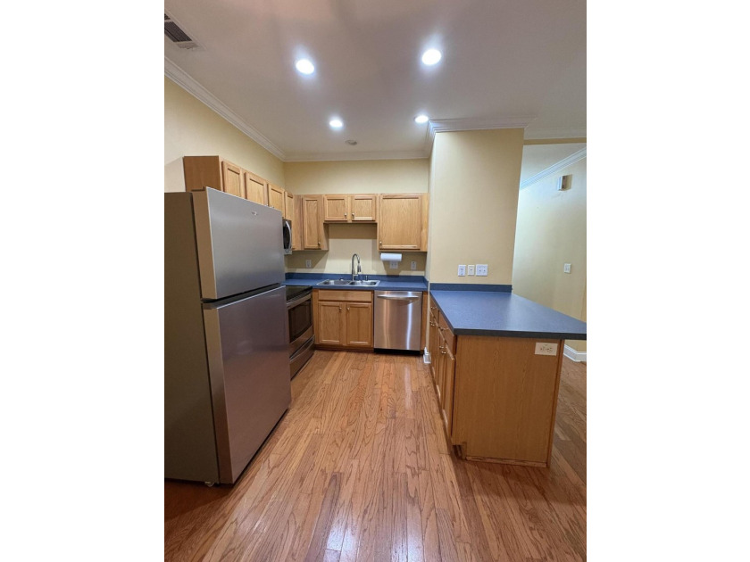 Don't miss this 2-bedroom, 2-bathroom GROUND FLOOR condo in West - photo 8