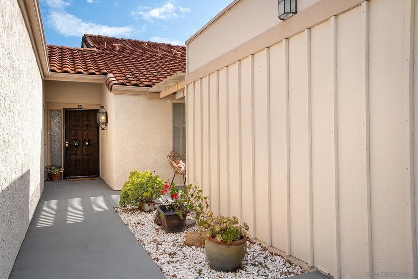 Experience easy living in the highly sought-after 55+ community - photo 4