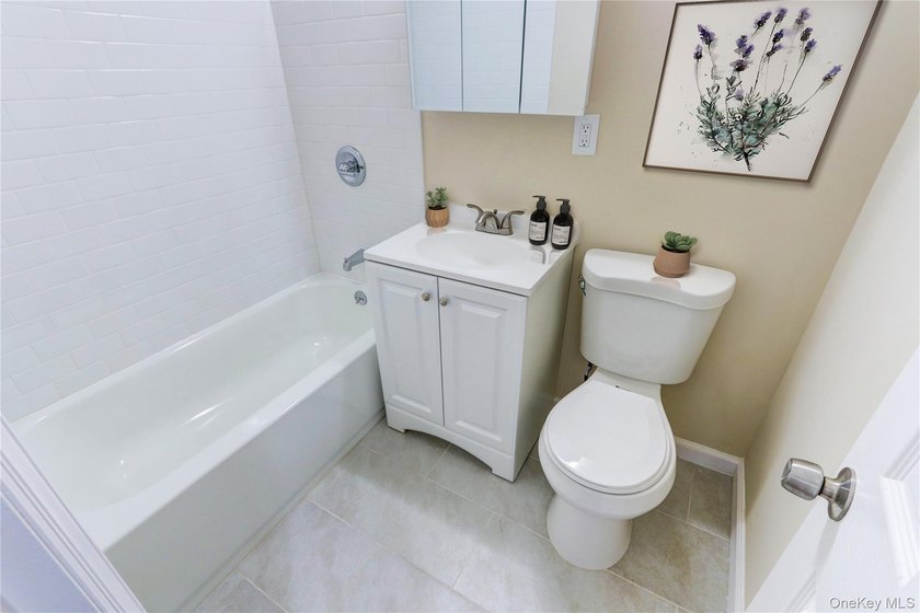 Move right in to this renovated Co-op w/ new kitchen, new - photo 22