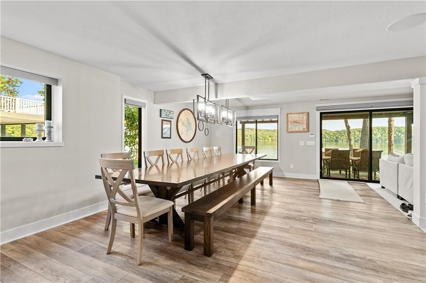 NEW PRICE!! Sunshine and Water....Lakefront living at its - photo 13