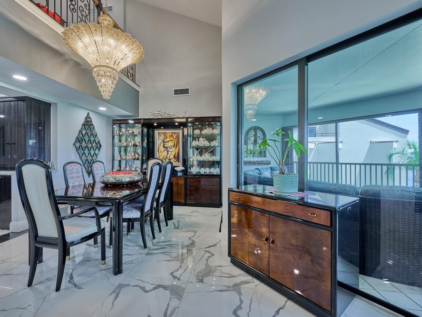 Luxurious Move-in Ready, Fully Updated Waterfront Condo in - photo 26