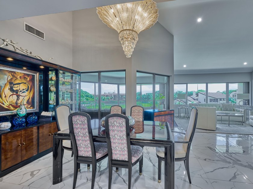 Luxurious Move-in Ready, Fully Updated Waterfront Condo in - photo 27