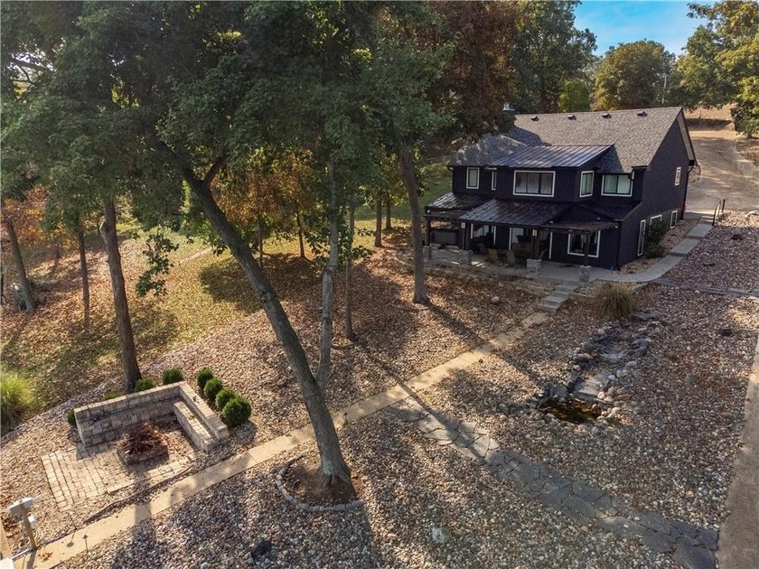 NEW PRICE!! Sunshine and Water....Lakefront living at its - photo 33