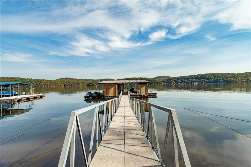 NEW PRICE!! Sunshine and Water....Lakefront living at its - photo 42
