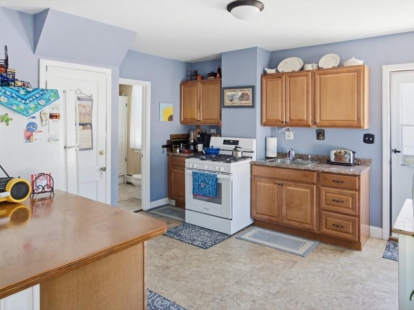 Lovingly maintained by the same owner for the past 30 years - photo 6