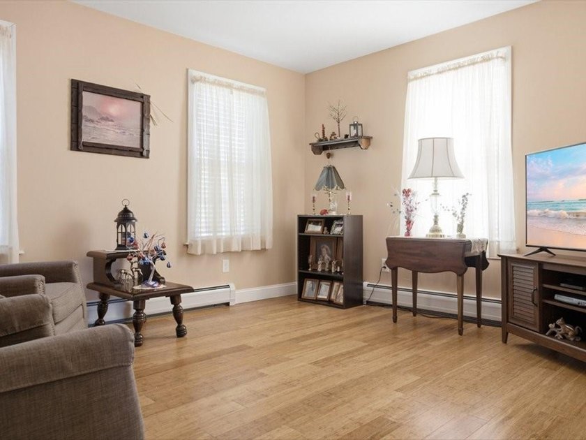 Lovingly maintained by the same owner for the past 30 years - photo 8