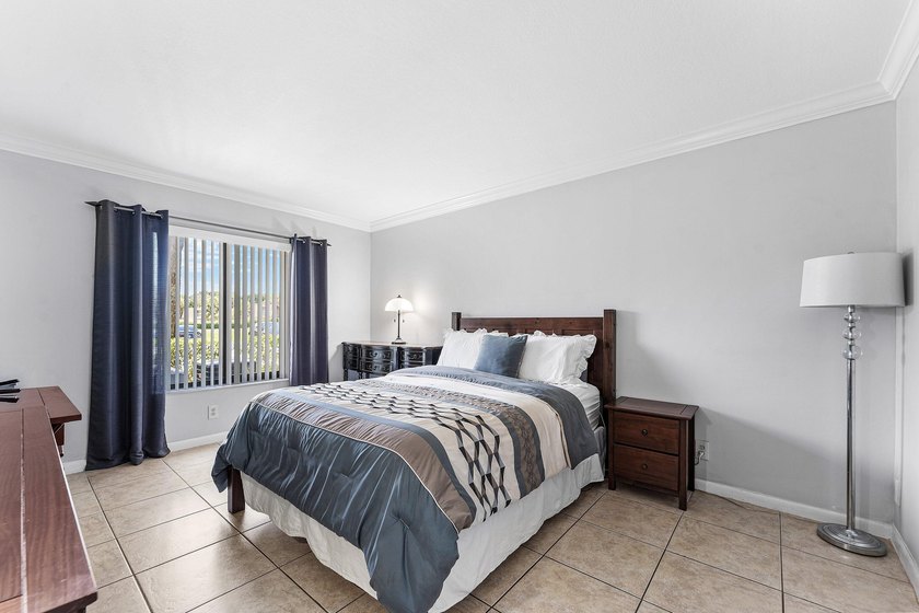 Impeccably maintained residence in the gated community of Palm - photo 13