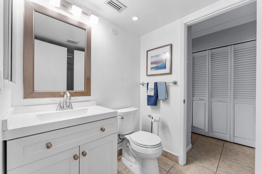 Impeccably maintained residence in the gated community of Palm - photo 15