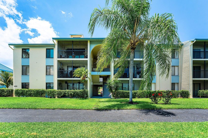 Impeccably maintained residence in the gated community of Palm - photo 24