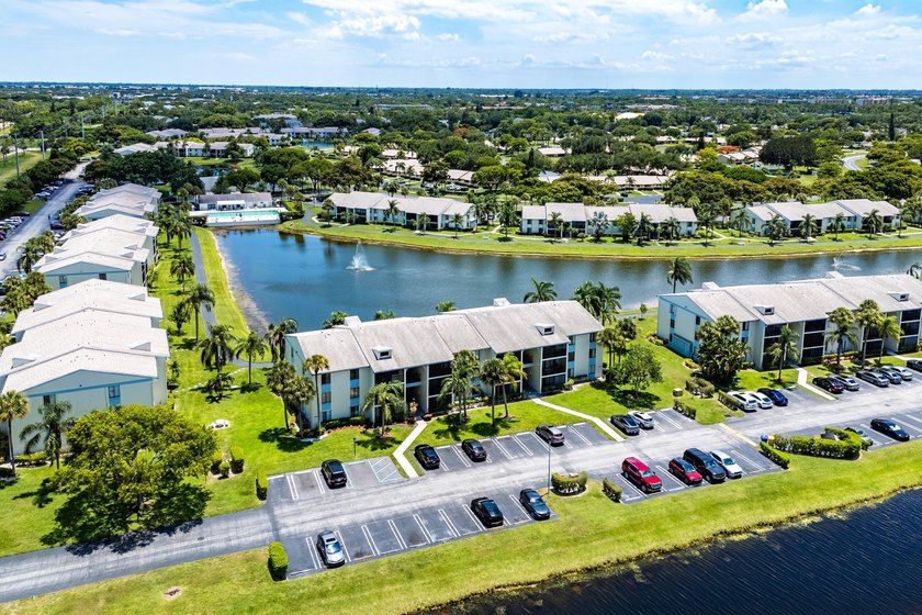Impeccably maintained residence in the gated community of Palm - photo 30