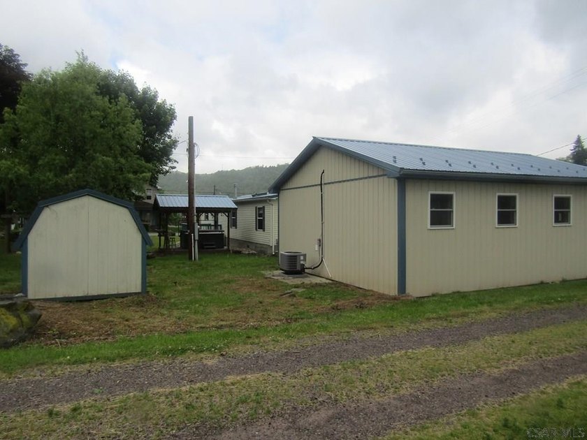 Discover the charm of mountain living in the picturesque borough - photo 31