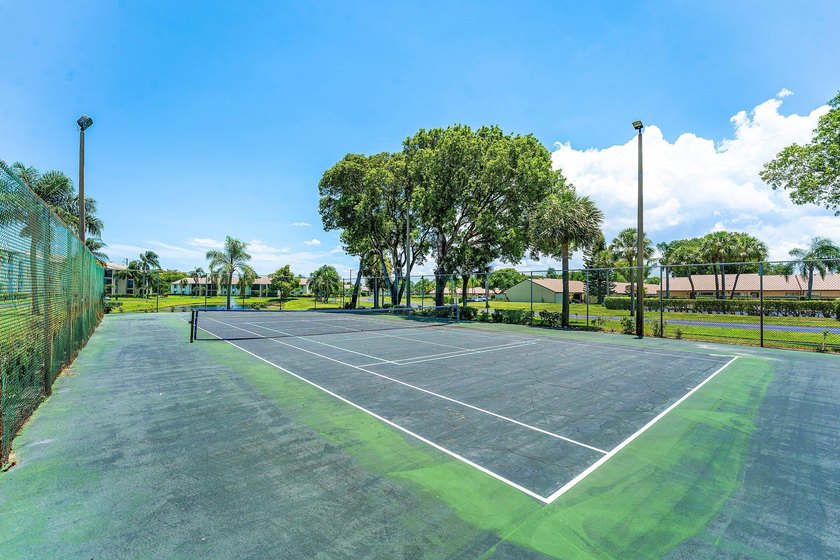 Impeccably maintained residence in the gated community of Palm - photo 37