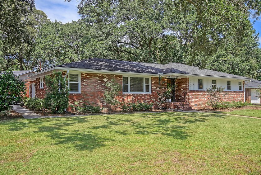 Enjoy a Wonderful Northbridge Terrace location with lots of - photo 3