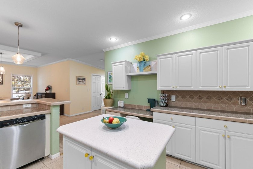 Welcome to 158 Lakeside Crossing, where peaceful lake views - photo 5