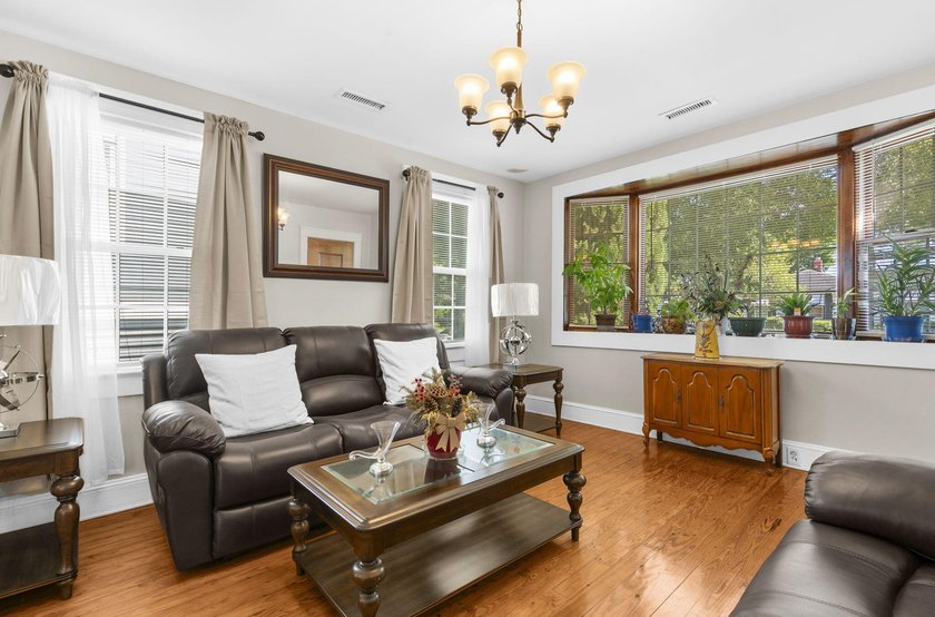 Welcome to Wagener Terrace, one of Charleston's most desirable - photo 6