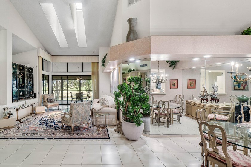 Enjoy the Polo Club lifestyle in this spacious second floor - photo 11