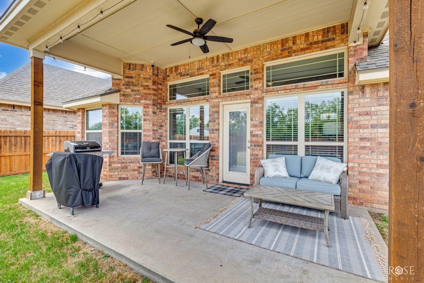 Immaculate and move-in ready, this beautifully maintained - photo 31
