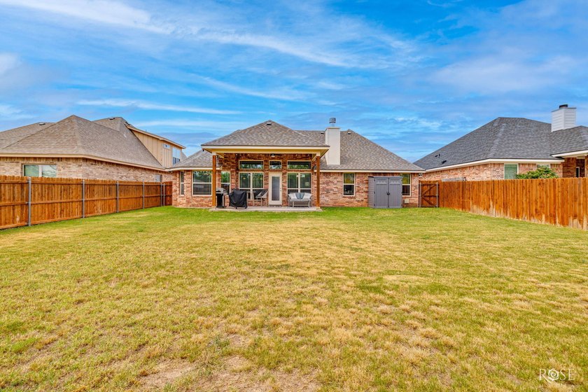 Immaculate and move-in ready, this beautifully maintained - photo 33