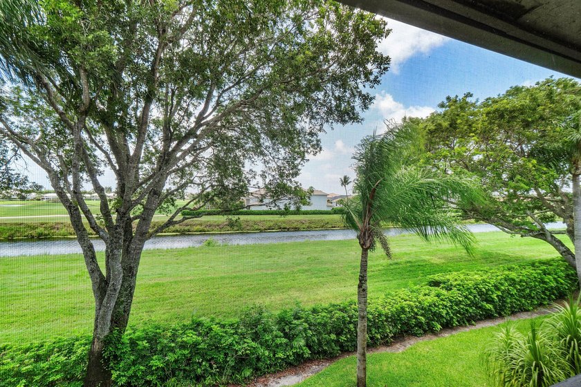 Enjoy the Polo Club lifestyle in this spacious second floor - photo 34