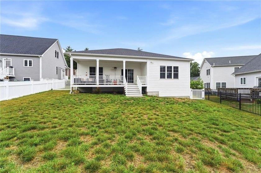 Welcome to the absolutely beautiful one-level living home in one - photo 3
