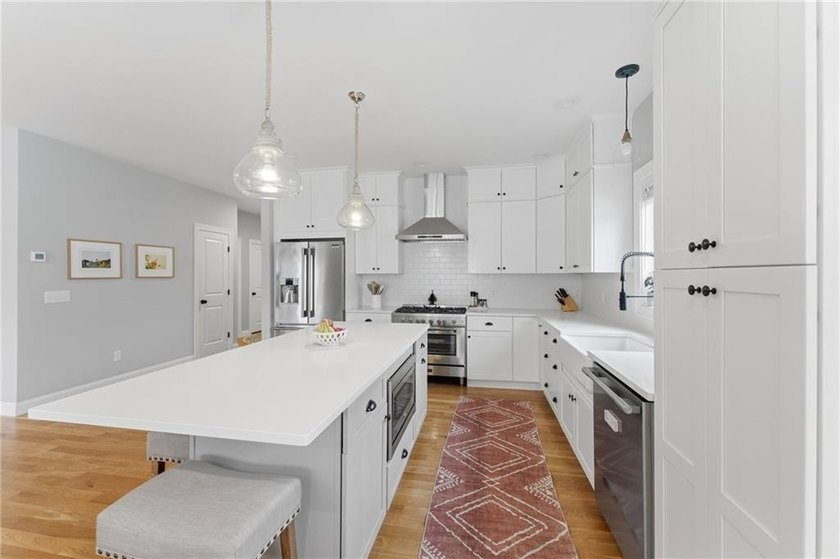 Welcome to the absolutely beautiful one-level living home in one - photo 9