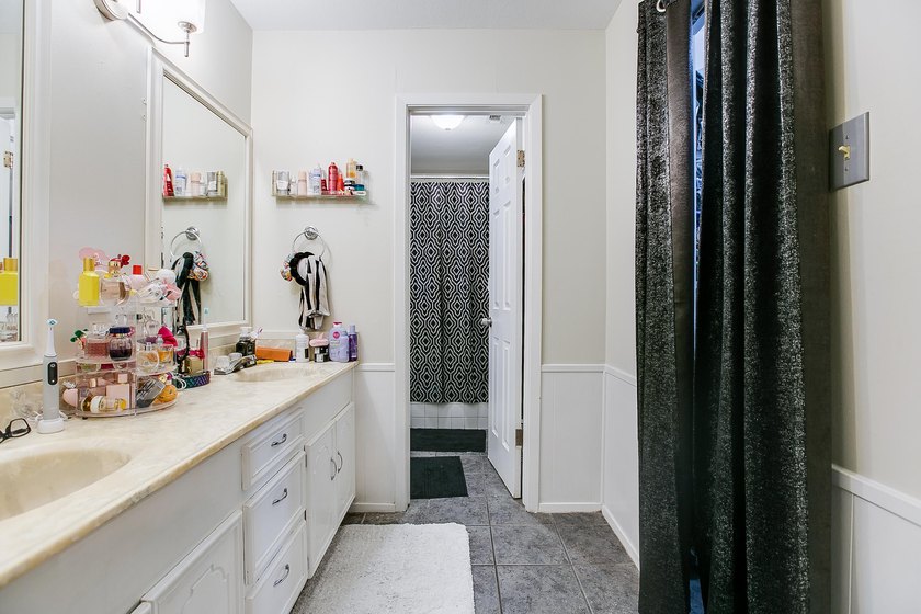 Discover the perfect blend of space, comfort, and functionality - photo 21