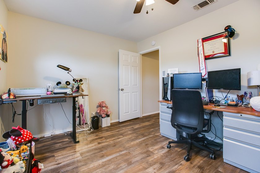 Discover the perfect blend of space, comfort, and functionality - photo 24