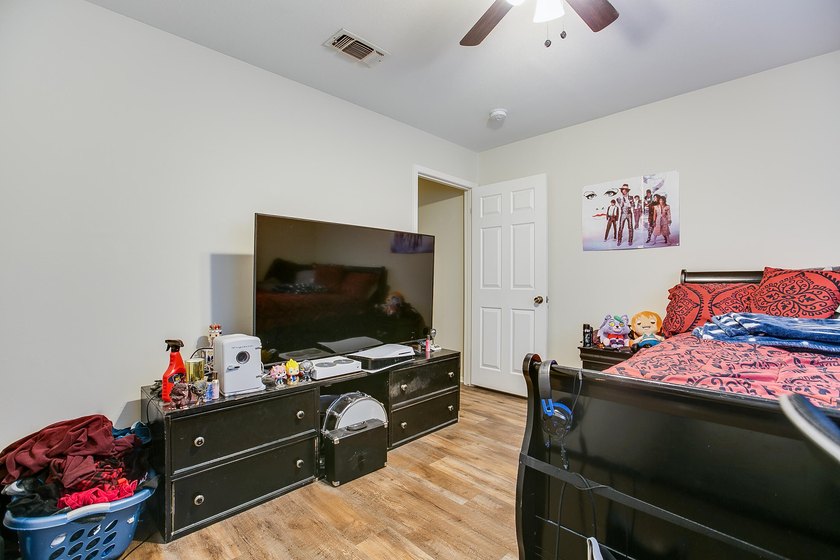 Discover the perfect blend of space, comfort, and functionality - photo 27