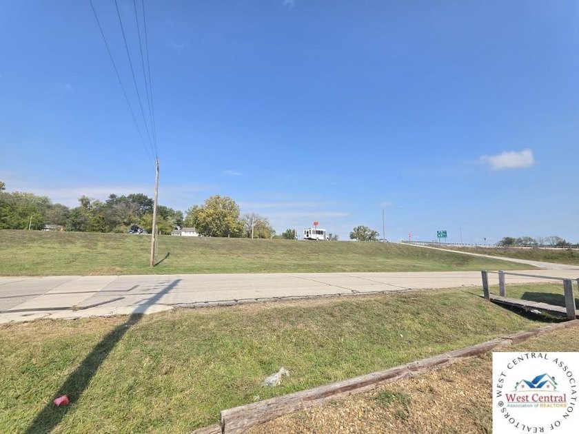ATTENTION COMMERCIAL INVESTORS!!! Here is a prime opportunity - photo 41