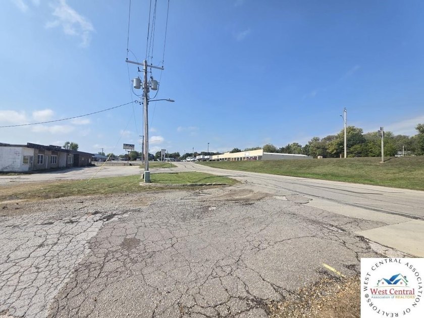 ATTENTION COMMERCIAL INVESTORS!!! Here is a prime opportunity - photo 42