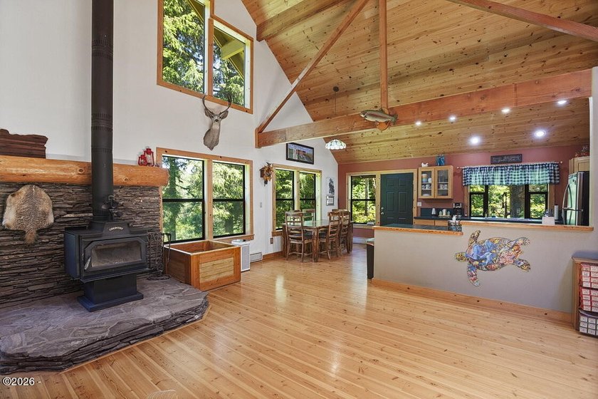 Exceptional 16.71-Acre Riverfront Retreat with spectacular 100+ - photo 18