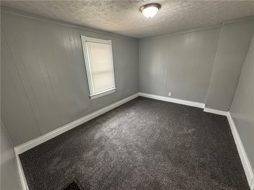 Welcome home to this beautifully remodeled 3 bedroom, 1 bathroom - photo 36