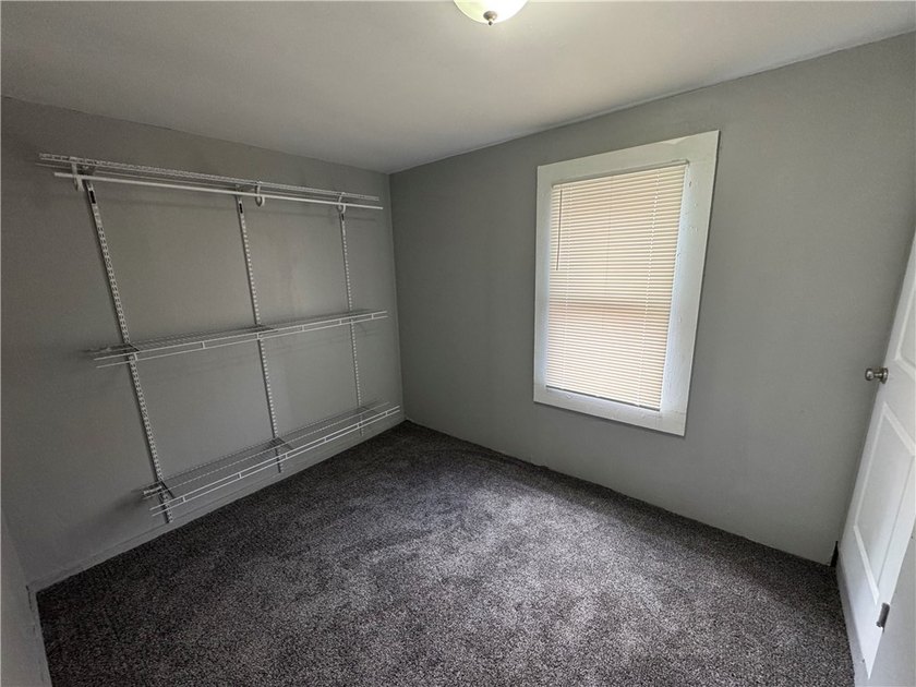 Welcome home to this beautifully remodeled 3 bedroom, 1 bathroom - photo 37