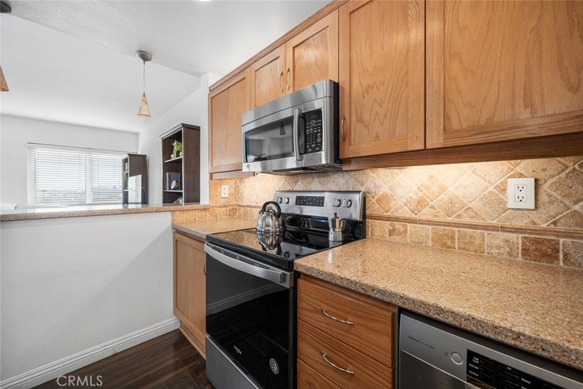 It's not too often that a downtown condo offers the satiating - photo 10