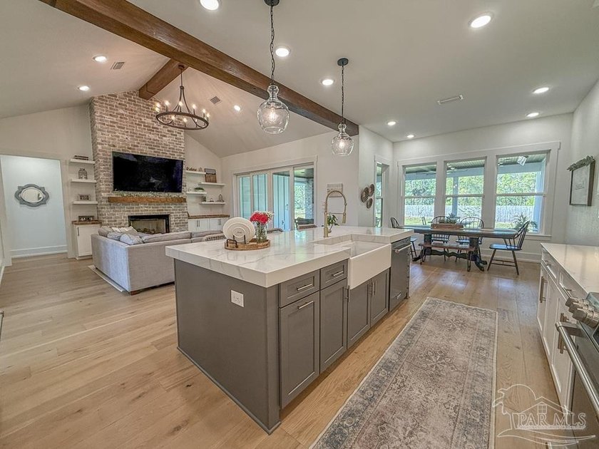 Luxury Modern Farmhouse on 2+ Acres | X Flood Zone | Minutes - photo 11