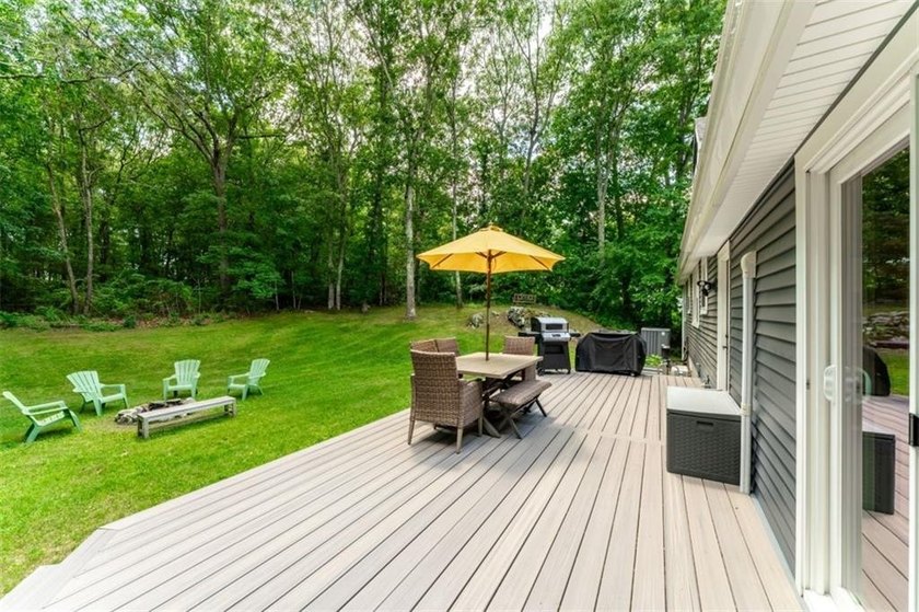 Nestled on a private 0.64-acre cul-de-sac lot, this beautifully - photo 5