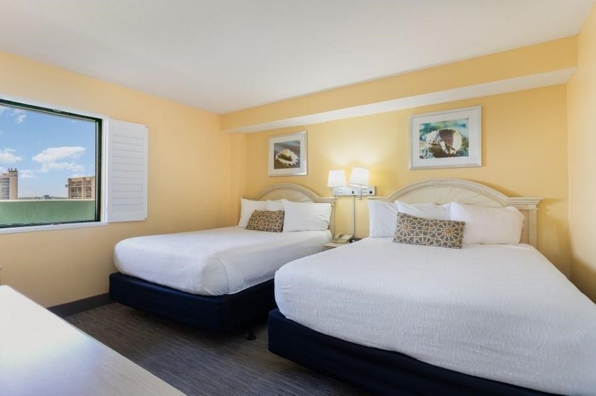 Wake up to breathtaking ocean views from this stunning 2-bedroom - photo 7