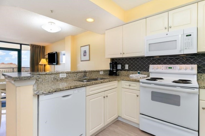 Wake up to breathtaking ocean views from this stunning 2-bedroom - photo 10