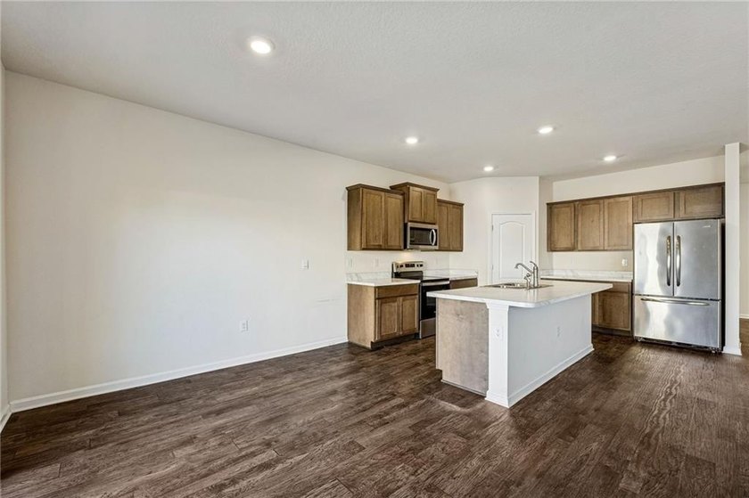 Beautiful 2-Story Home in Bertram Place Lake - Saint Marys - photo 32