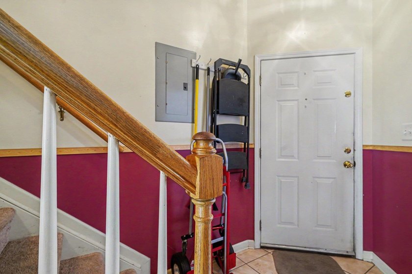 Adorable and spacious townhome in the heart of Myrtle Beach and - photo 3