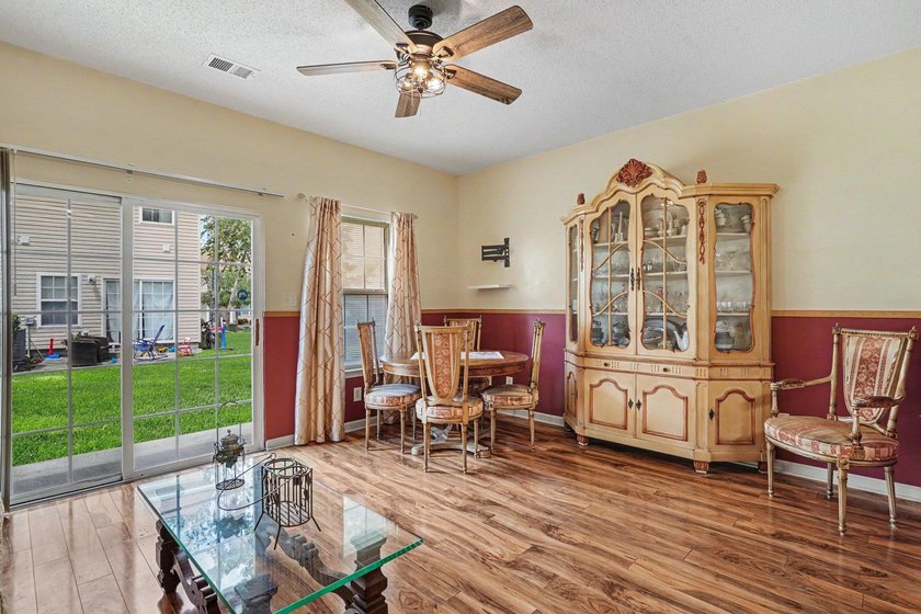 Adorable and spacious townhome in the heart of Myrtle Beach and - photo 7