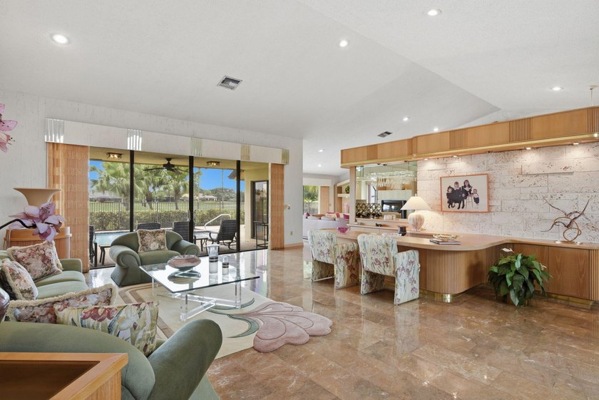 Premier golf course residence with pool on the 18th fairway - photo 12