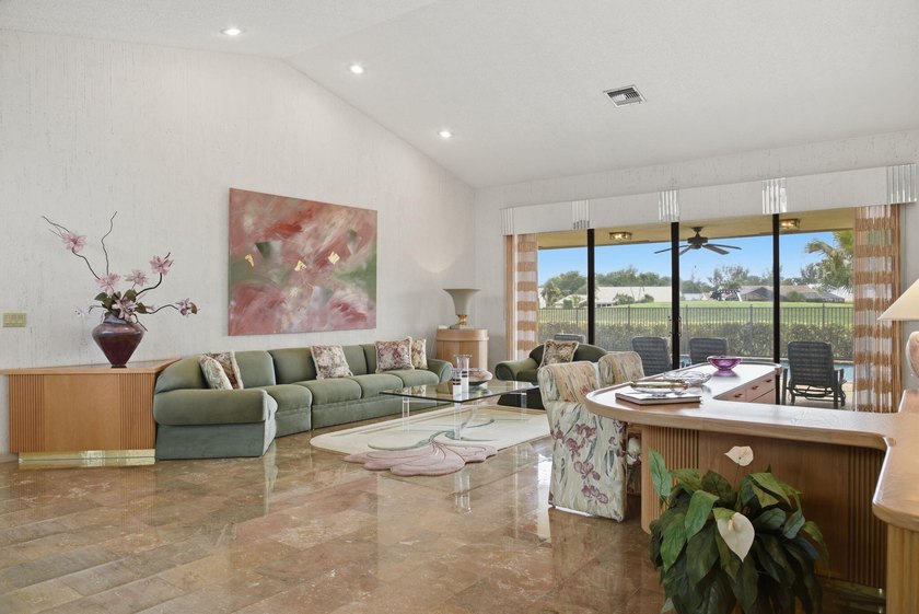 Premier golf course residence with pool on the 18th fairway - photo 17