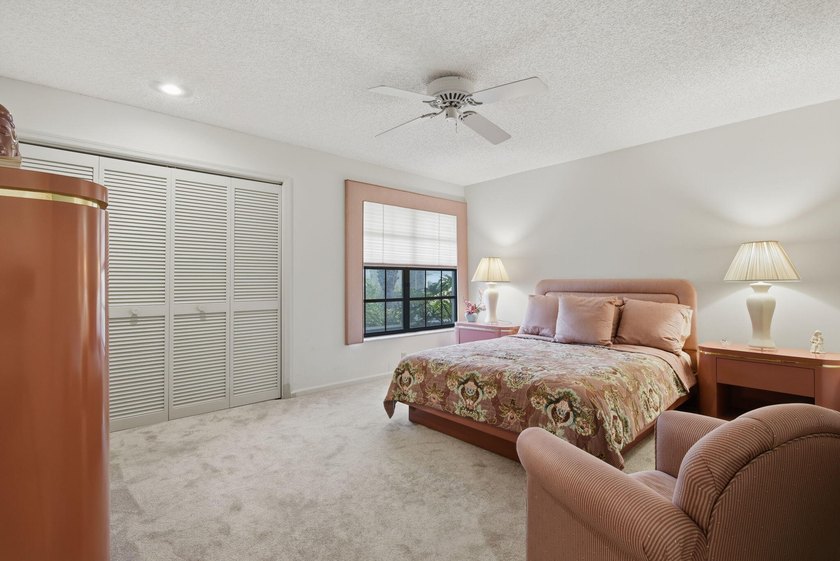 Premier golf course residence with pool on the 18th fairway - photo 25