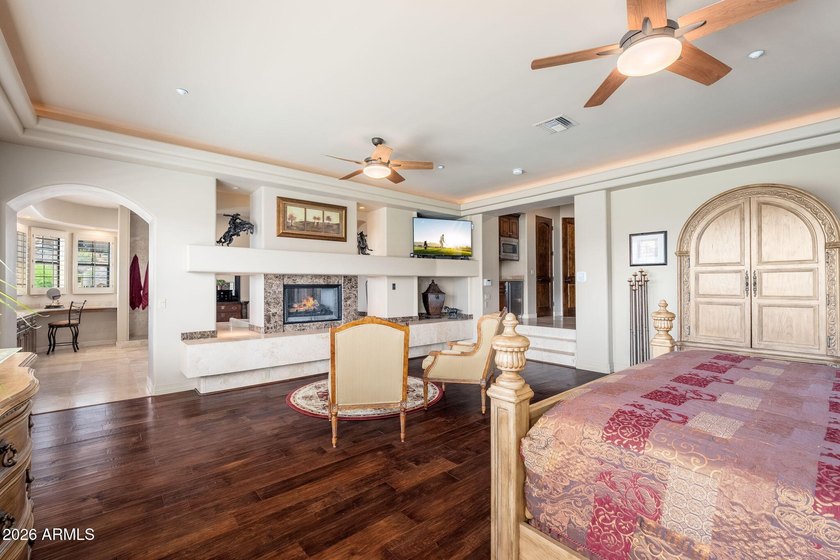 Set against a breathtaking backdrop of mountain and desert views - photo 28