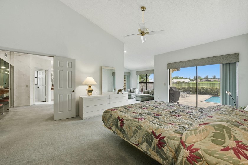 Premier golf course residence with pool on the 18th fairway - photo 28