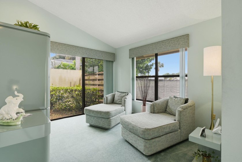Premier golf course residence with pool on the 18th fairway - photo 31