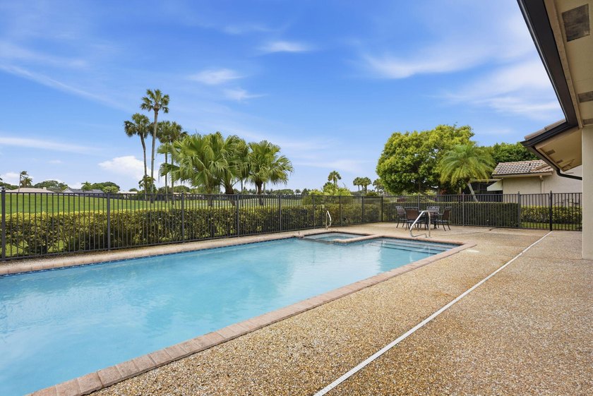 Premier golf course residence with pool on the 18th fairway - photo 42