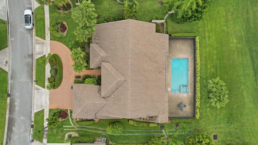 Premier golf course residence with pool on the 18th fairway - photo 45