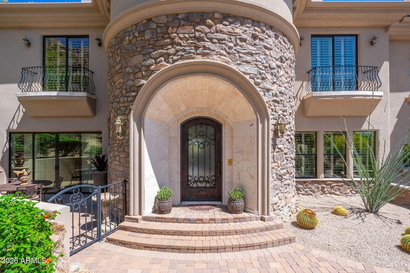 Set against a breathtaking backdrop of mountain and desert views - photo 58